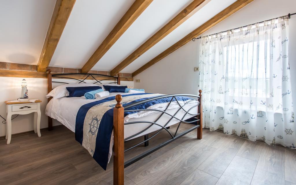 Villa Cima Врбник Экстерьер фото